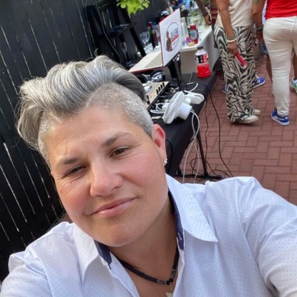 Meet your Posher, Silvia - Picture 1 of 1